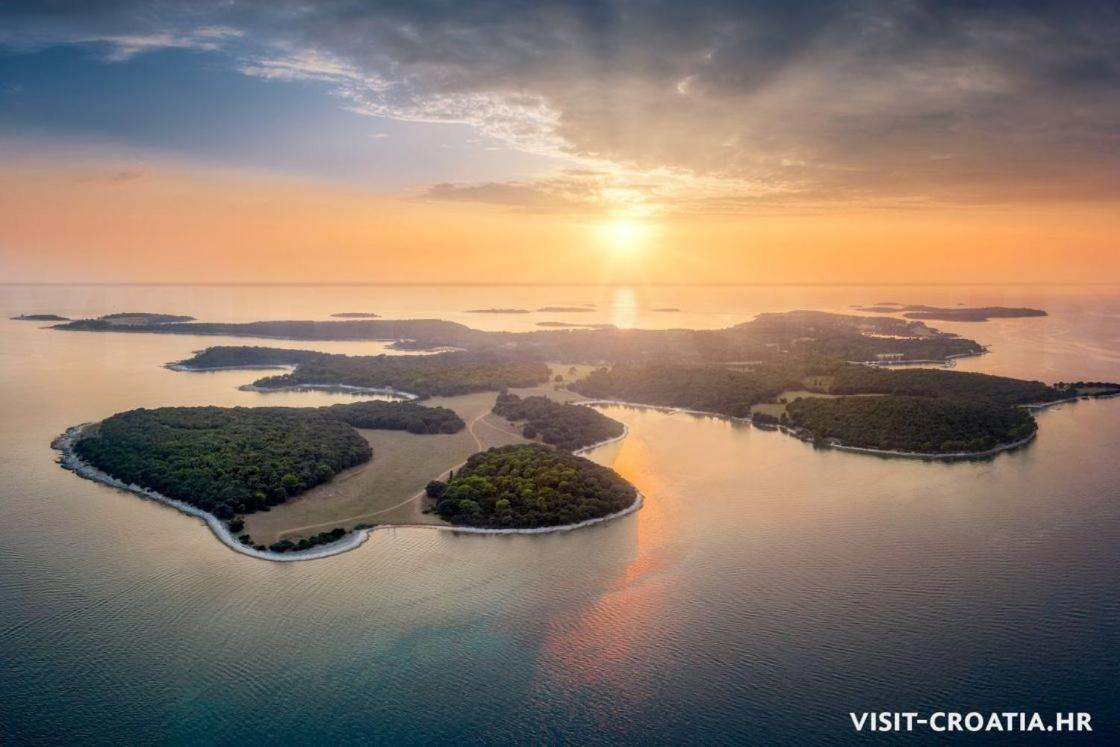 Apartman Ana Pola Esterno foto