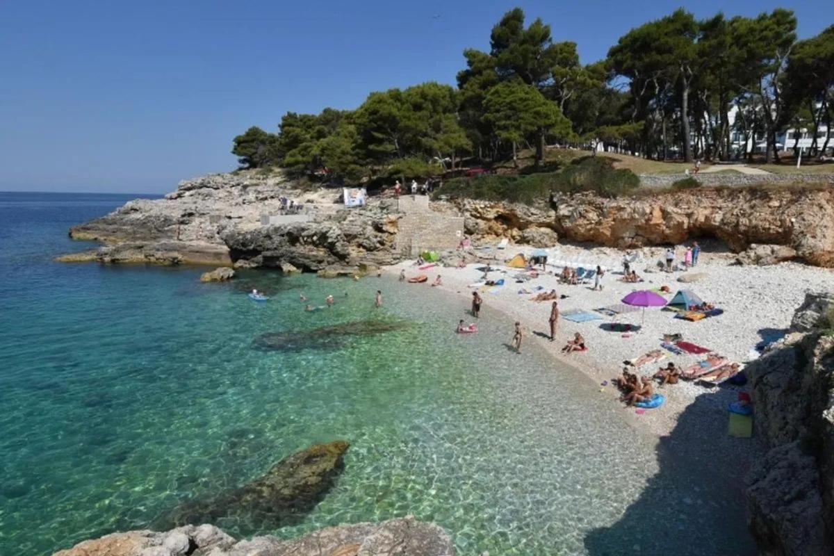 Apartman Ana Pola Esterno foto