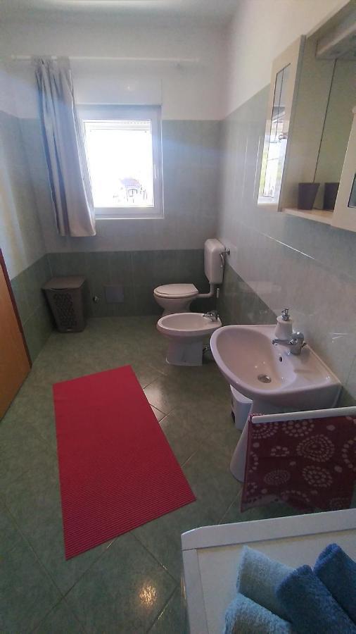Apartman Ana Pola Esterno foto